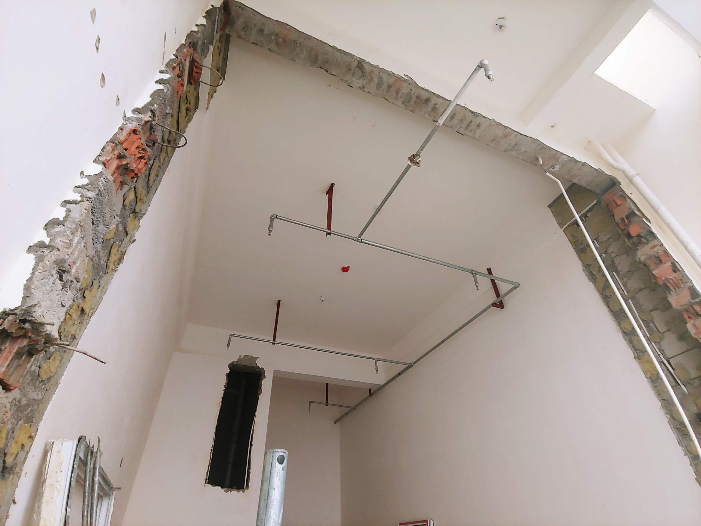 房間增加了隔墻必須要增加消防噴淋頭嗎